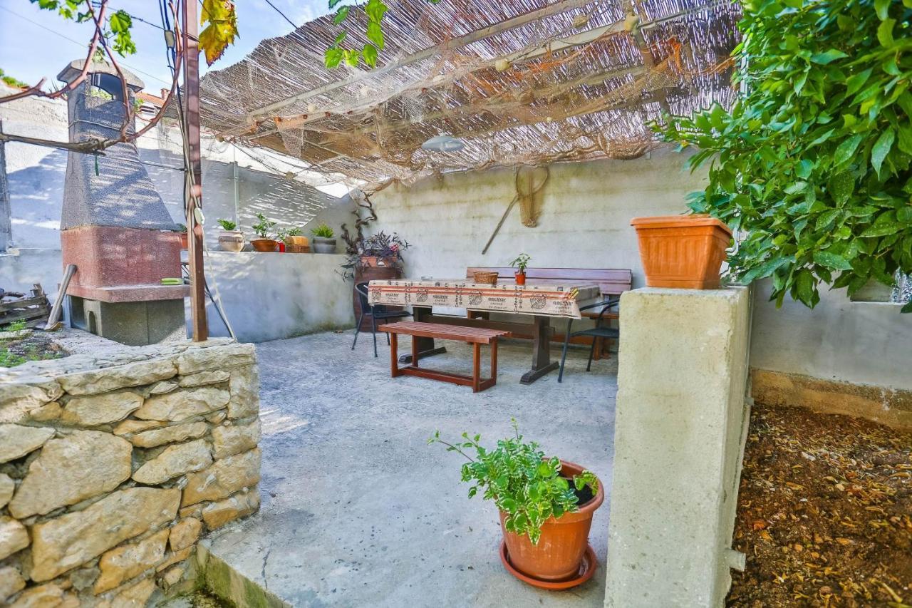 Apartments With A Parking Space Sutivan, Brac - 752 Exterior foto