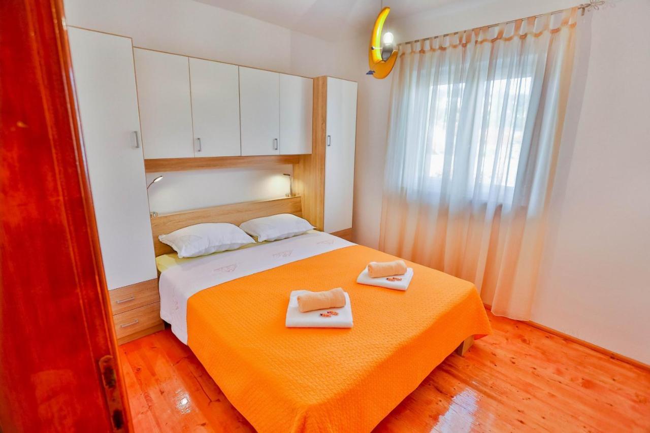 Apartments With A Parking Space Sutivan, Brac - 752 Exterior foto