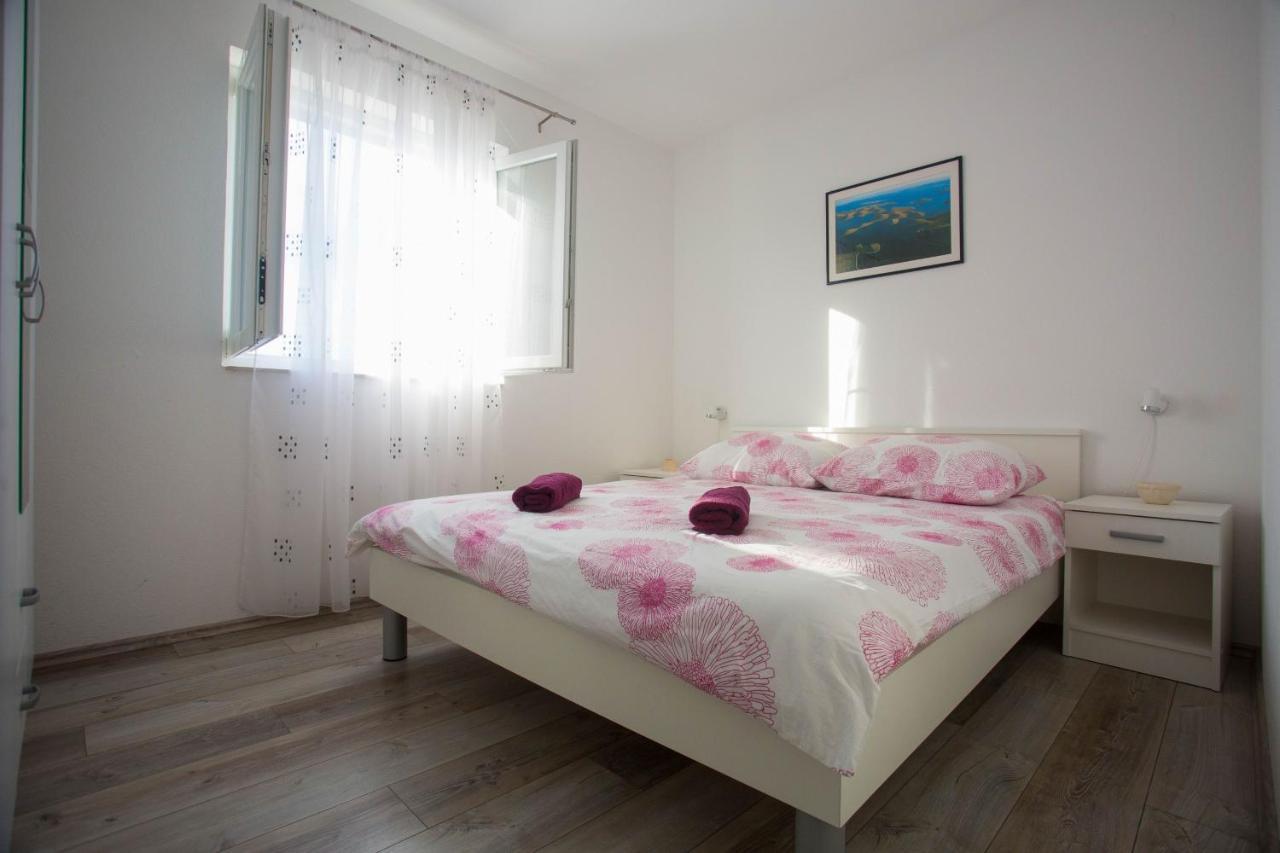 Apartments With A Parking Space Sutivan, Brac - 752 Exterior foto