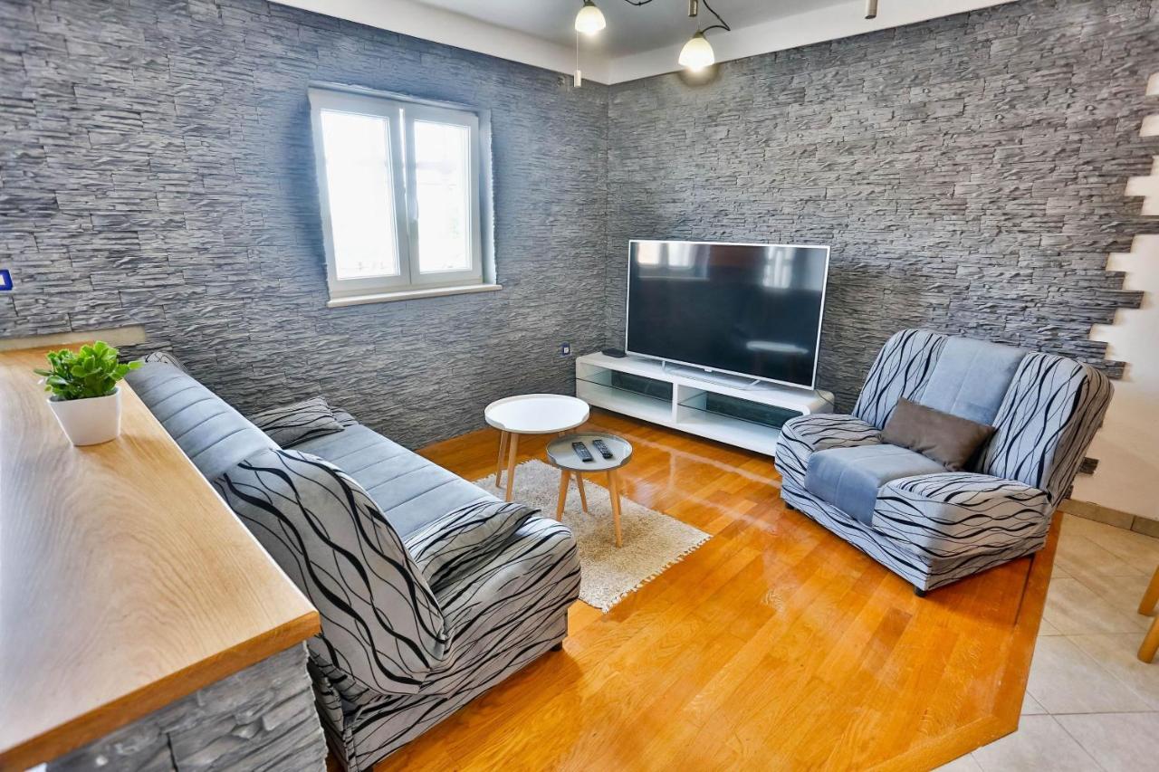 Apartments With A Parking Space Sutivan, Brac - 752 Exterior foto